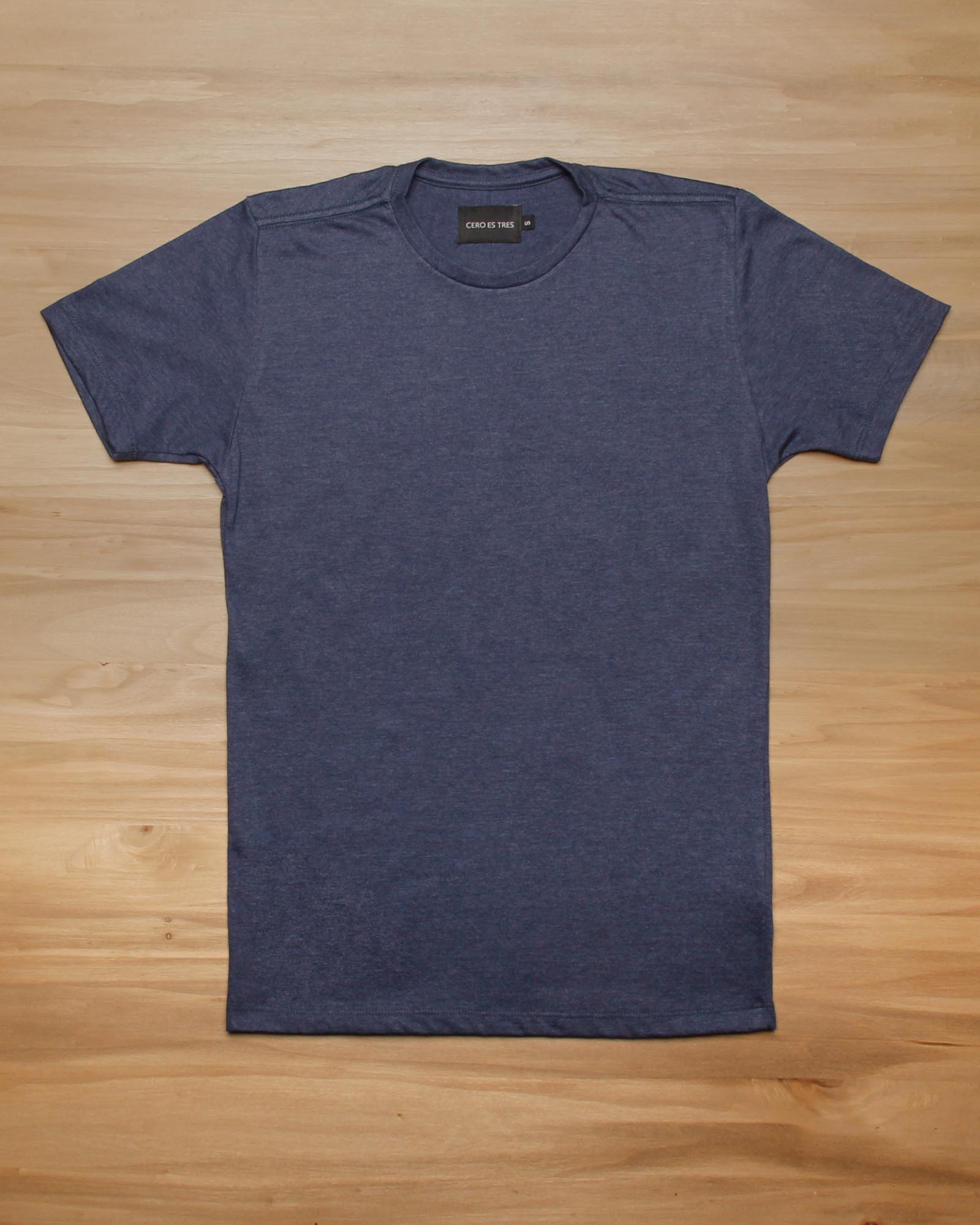 4001AZ - REMERA BASIC AZUL
